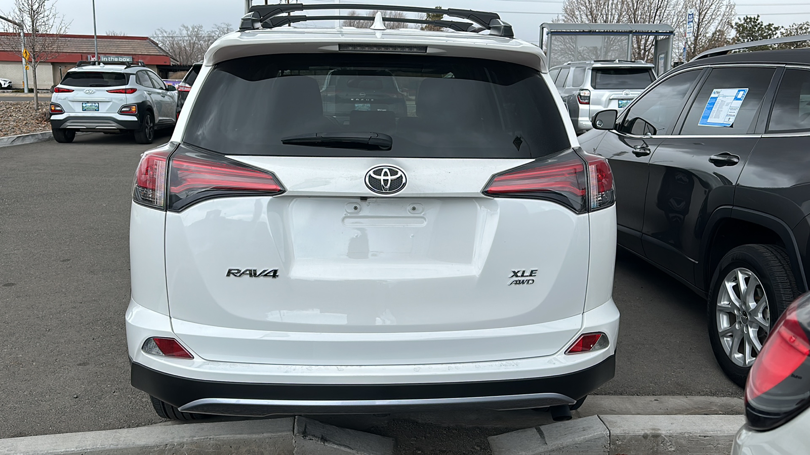 2018 Toyota RAV4 XLE 6