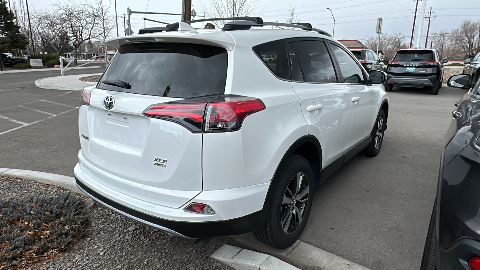 2018 Toyota RAV4 XLE 8