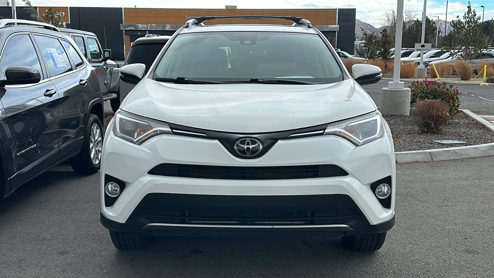 2018 Toyota RAV4 XLE 10