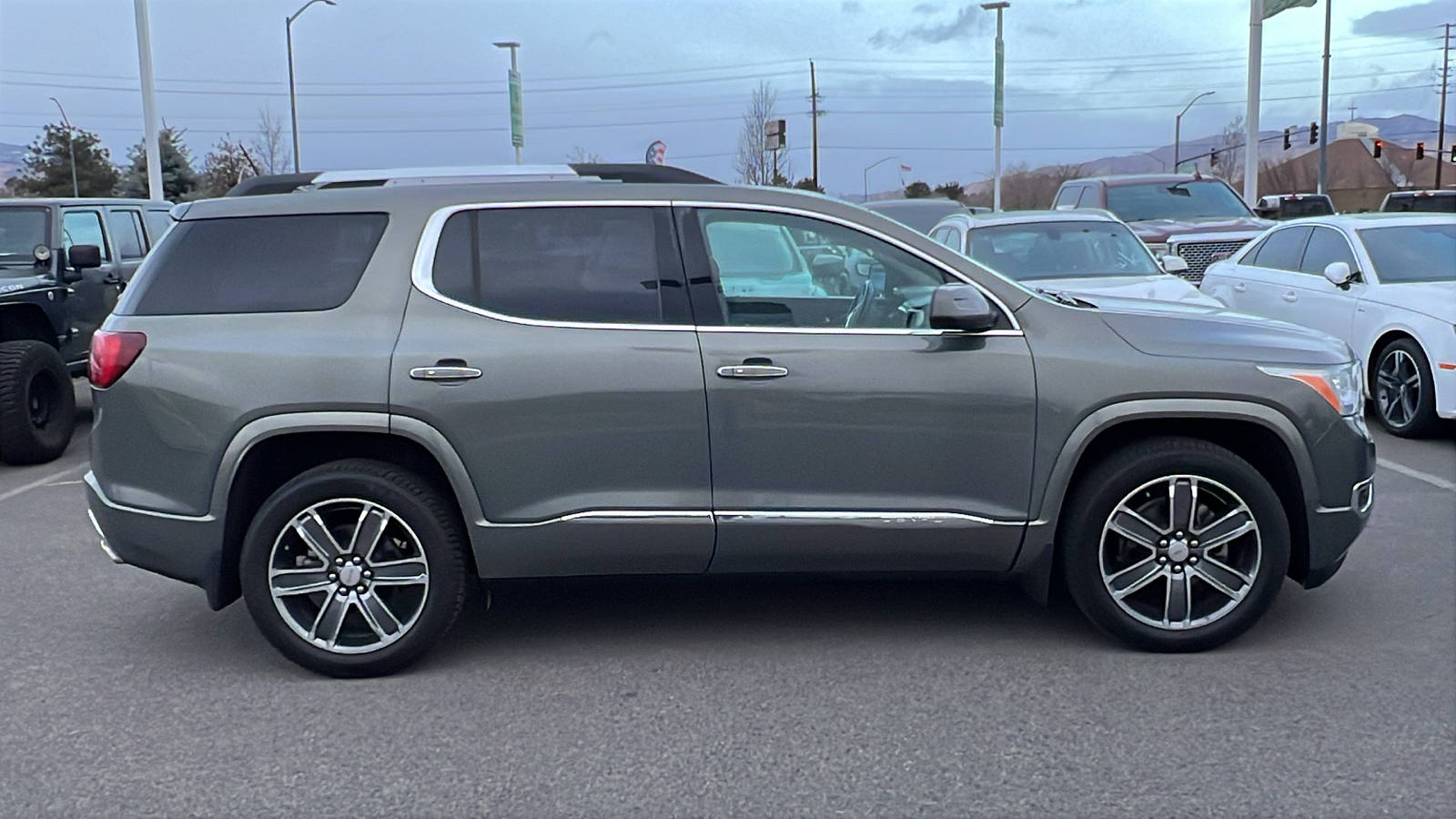 2018 GMC Acadia Denali 3