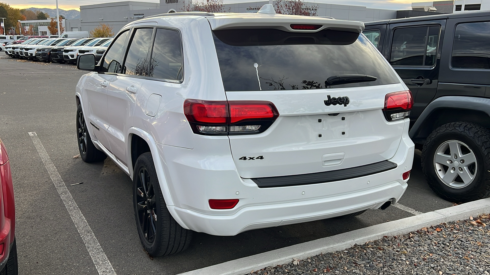 2019 Jeep Grand Cherokee Altitude 9