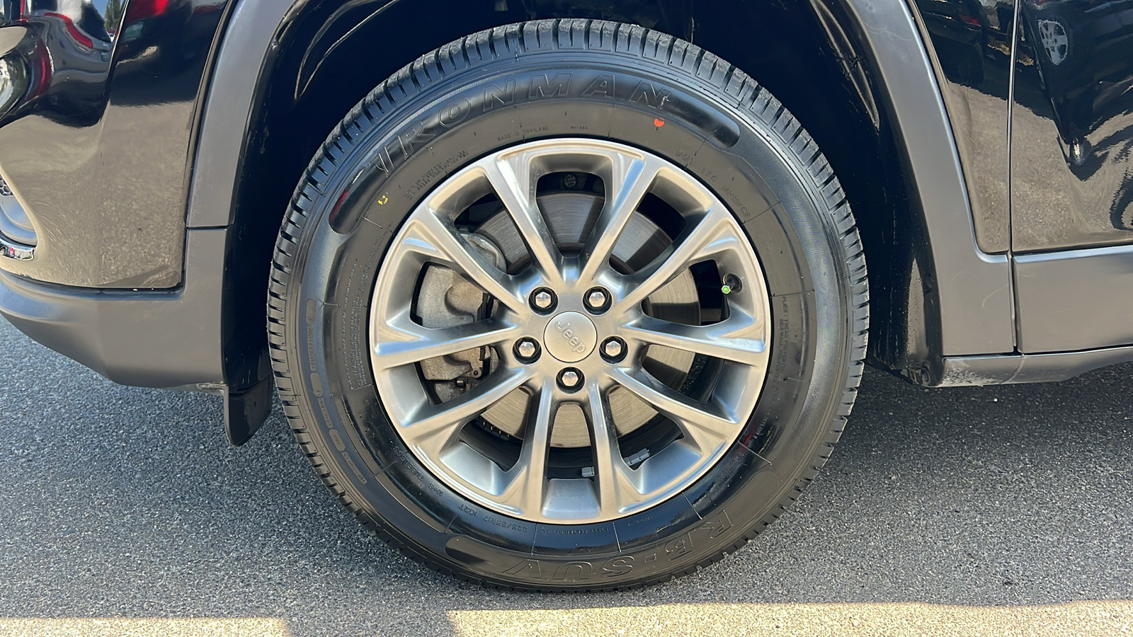 2019 Jeep Cherokee Latitude Plus 8