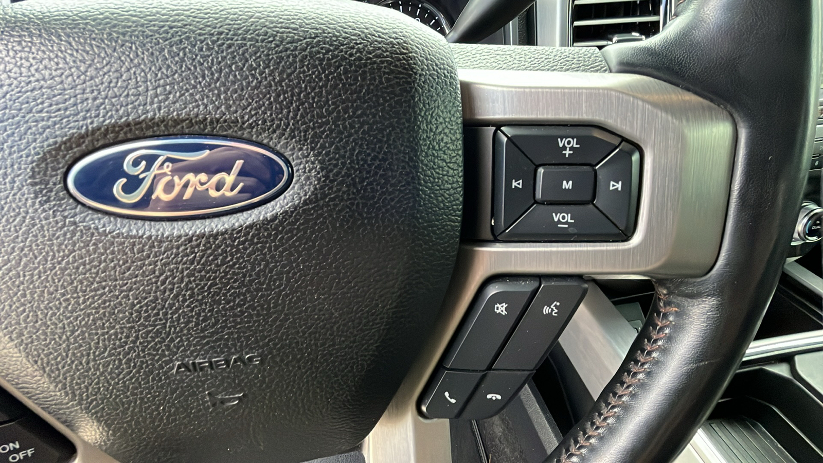 2019 Ford Super Duty F-250 SRW Platinum 4WD Crew Cab 6.75 Box 29
