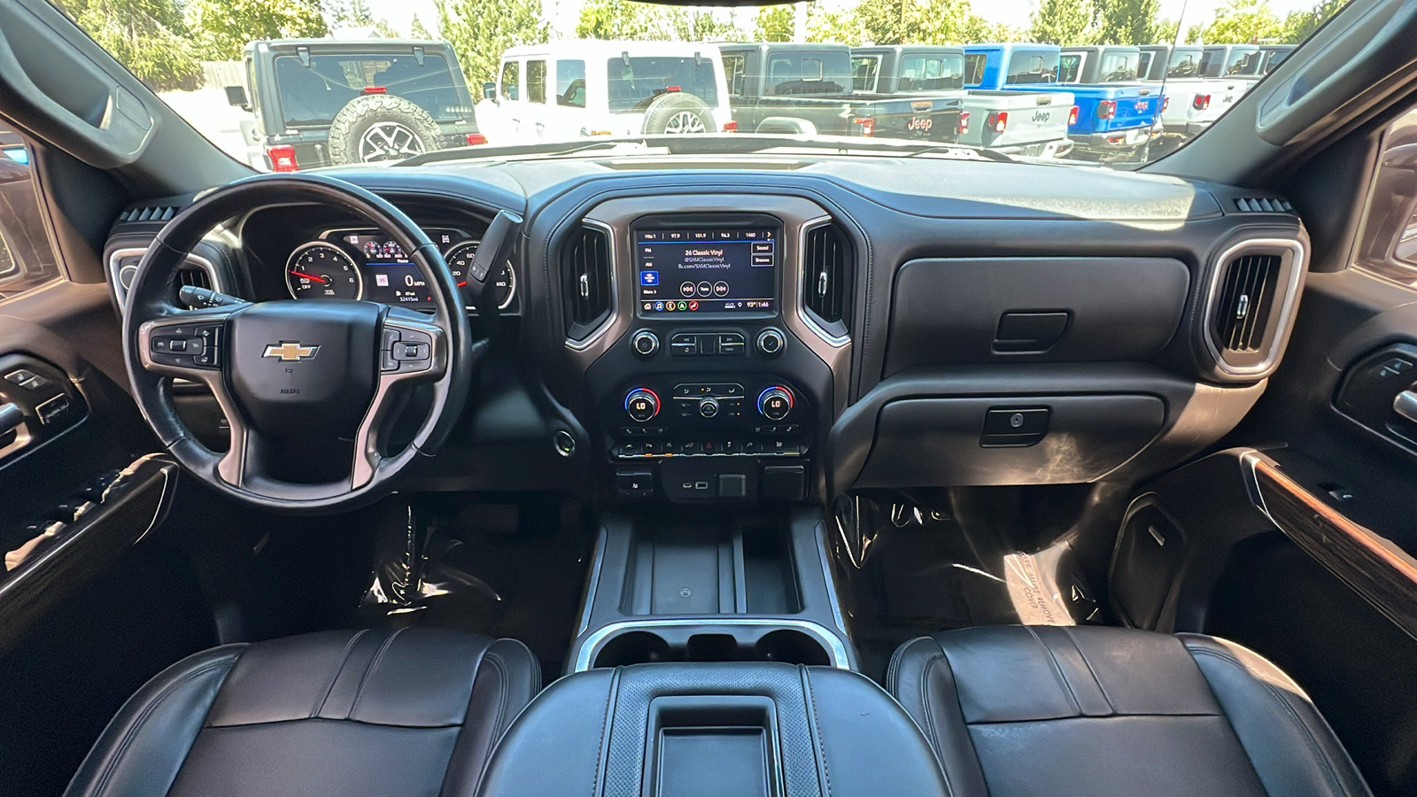 2019 Chevrolet Silverado 1500 High Country 4WD Crew Cab 147 10