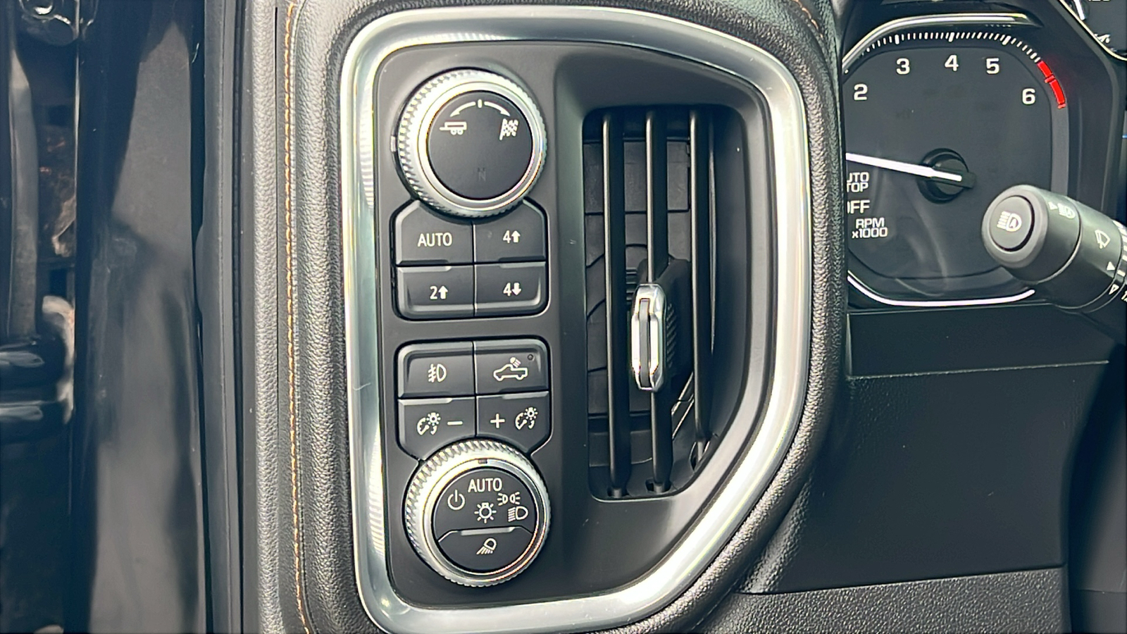 2019 GMC Sierra 1500 AT4 4WD Crew Cab 147 29