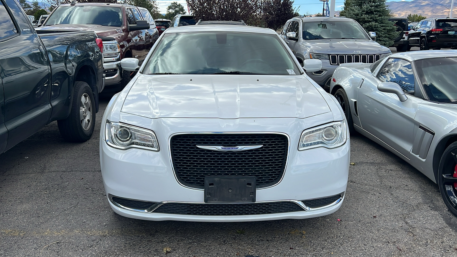 2019 Chrysler 300 Touring 2