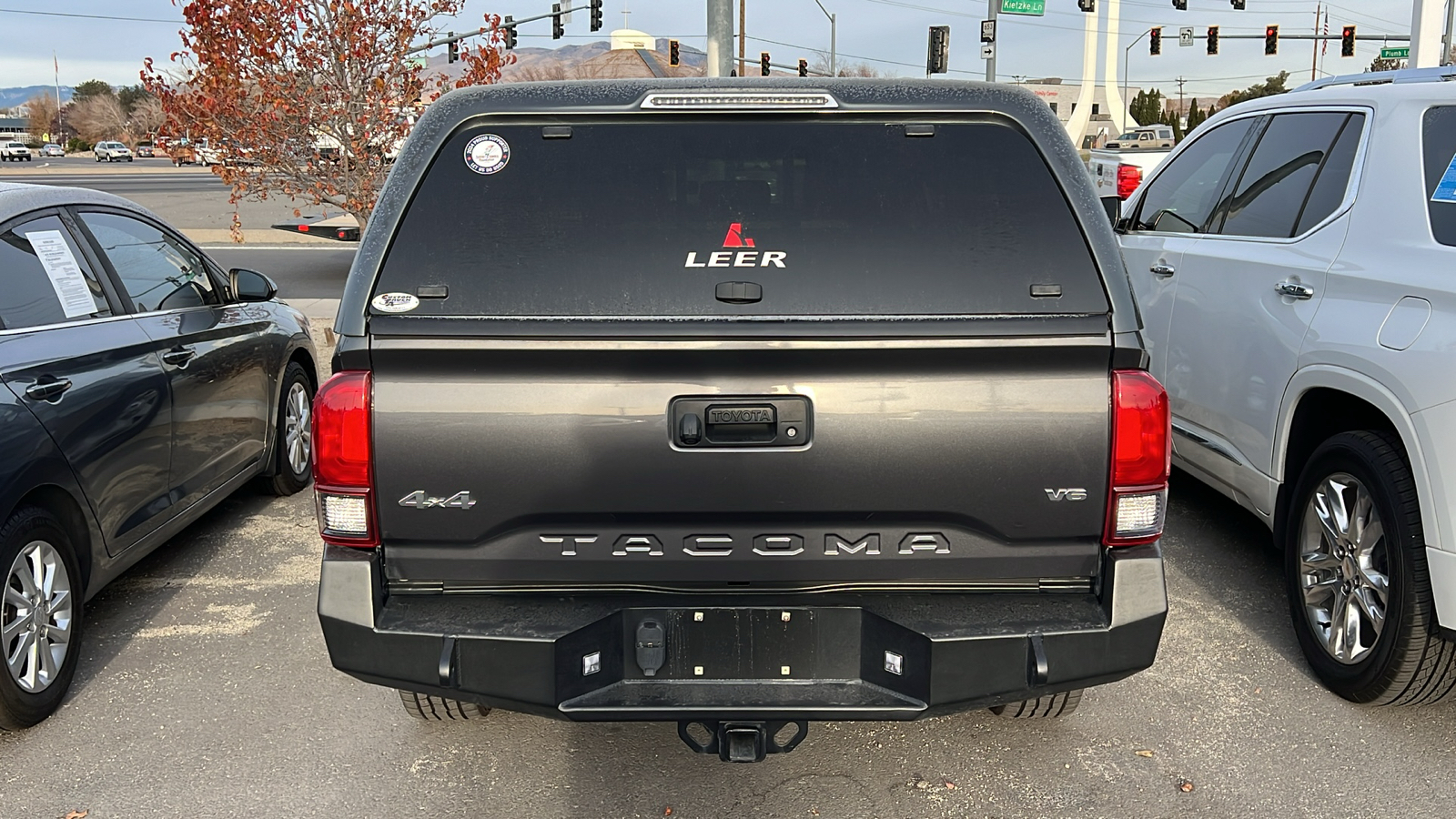 2019 Toyota Tacoma SR V6 8