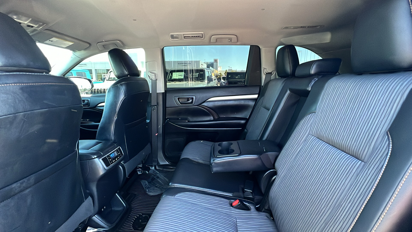 2019 Toyota Highlander LE Plus 13