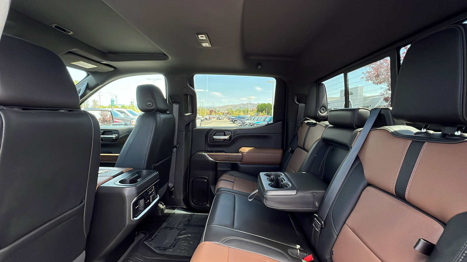 2019 Chevrolet Silverado 1500 High Country 4WD Crew Cab 147 13