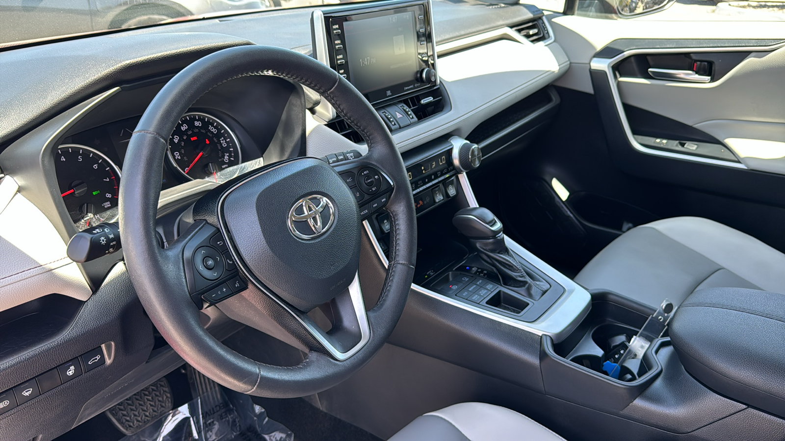 2020 Toyota RAV4 XLE Premium 2