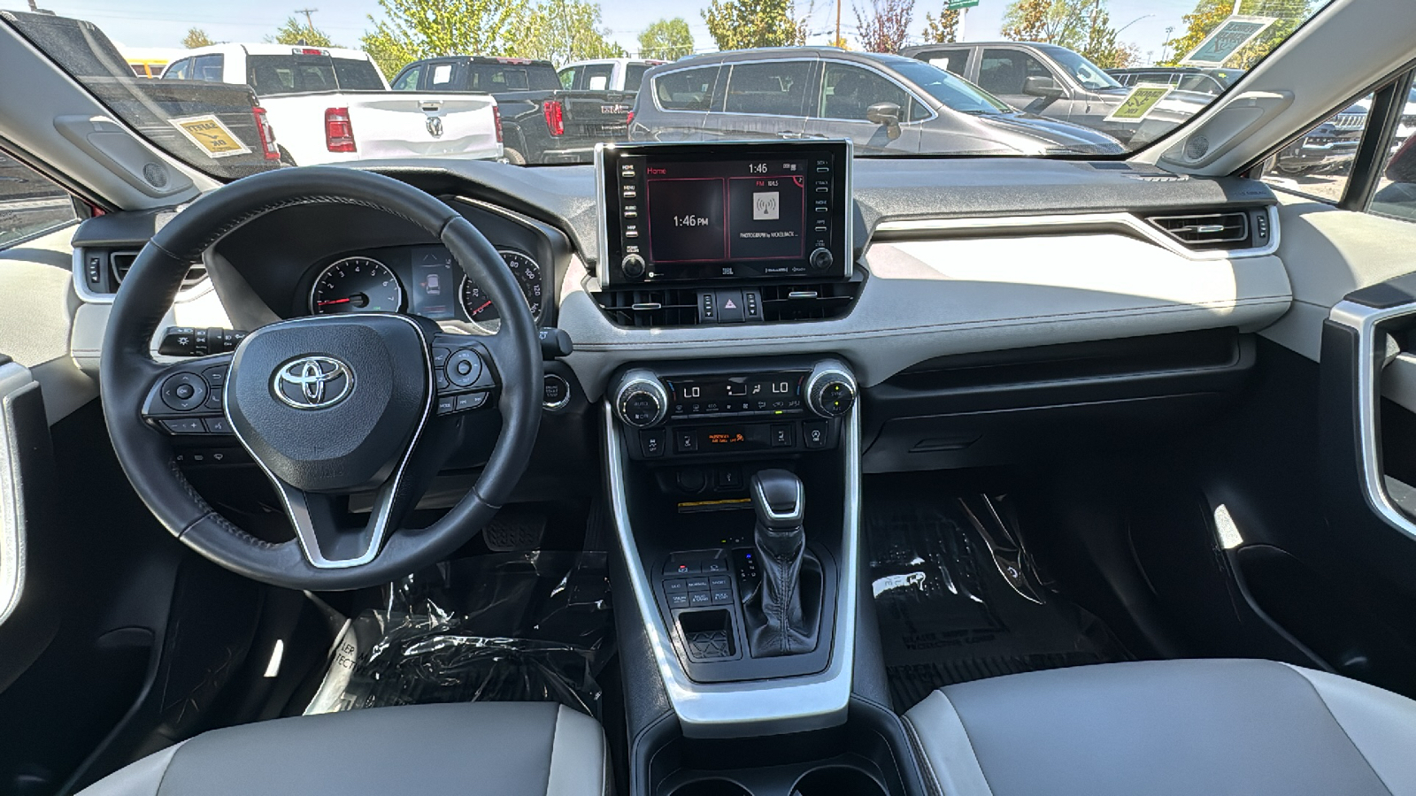 2020 Toyota RAV4 XLE Premium 11