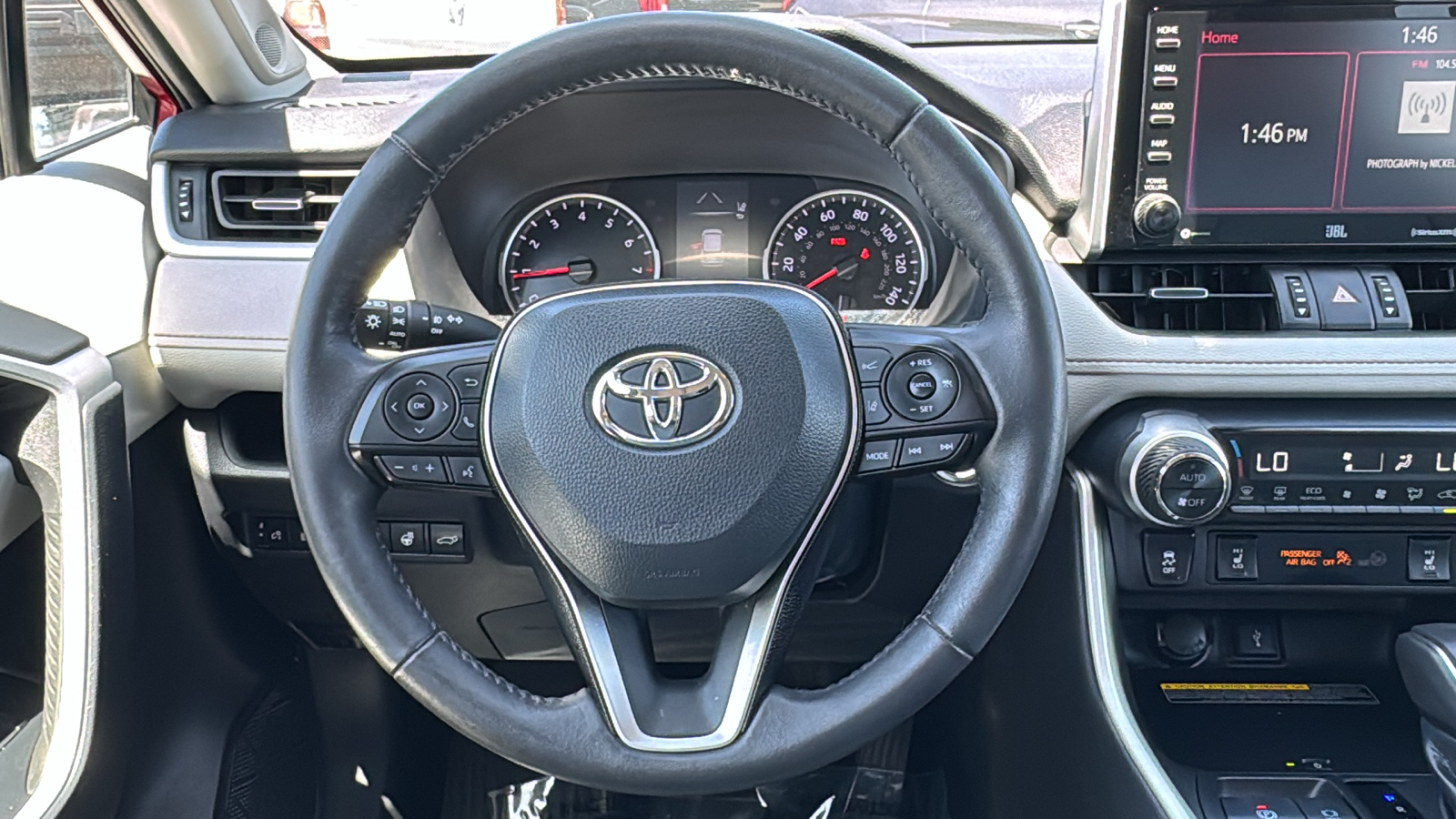 2020 Toyota RAV4 XLE Premium 16