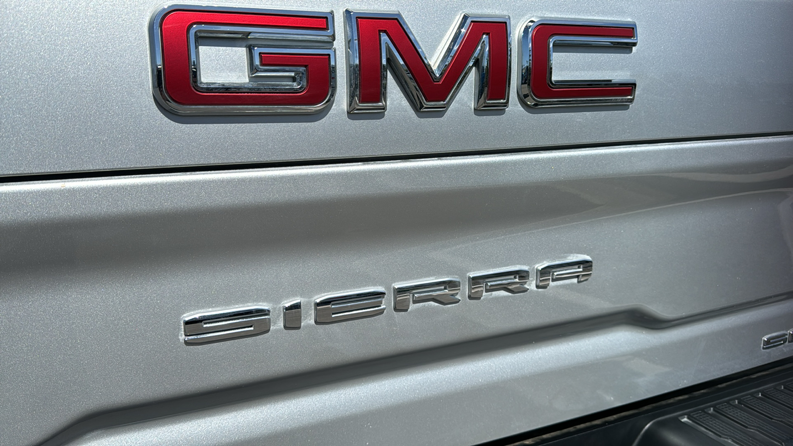 2020 GMC Sierra 2500HD SLT 4WD Crew Cab 159 24