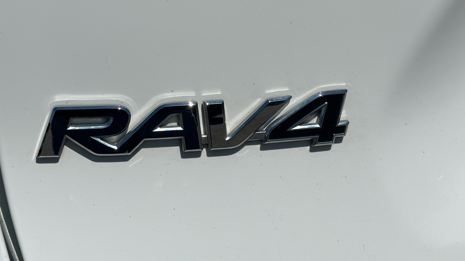 2021 Toyota RAV4 LE 7