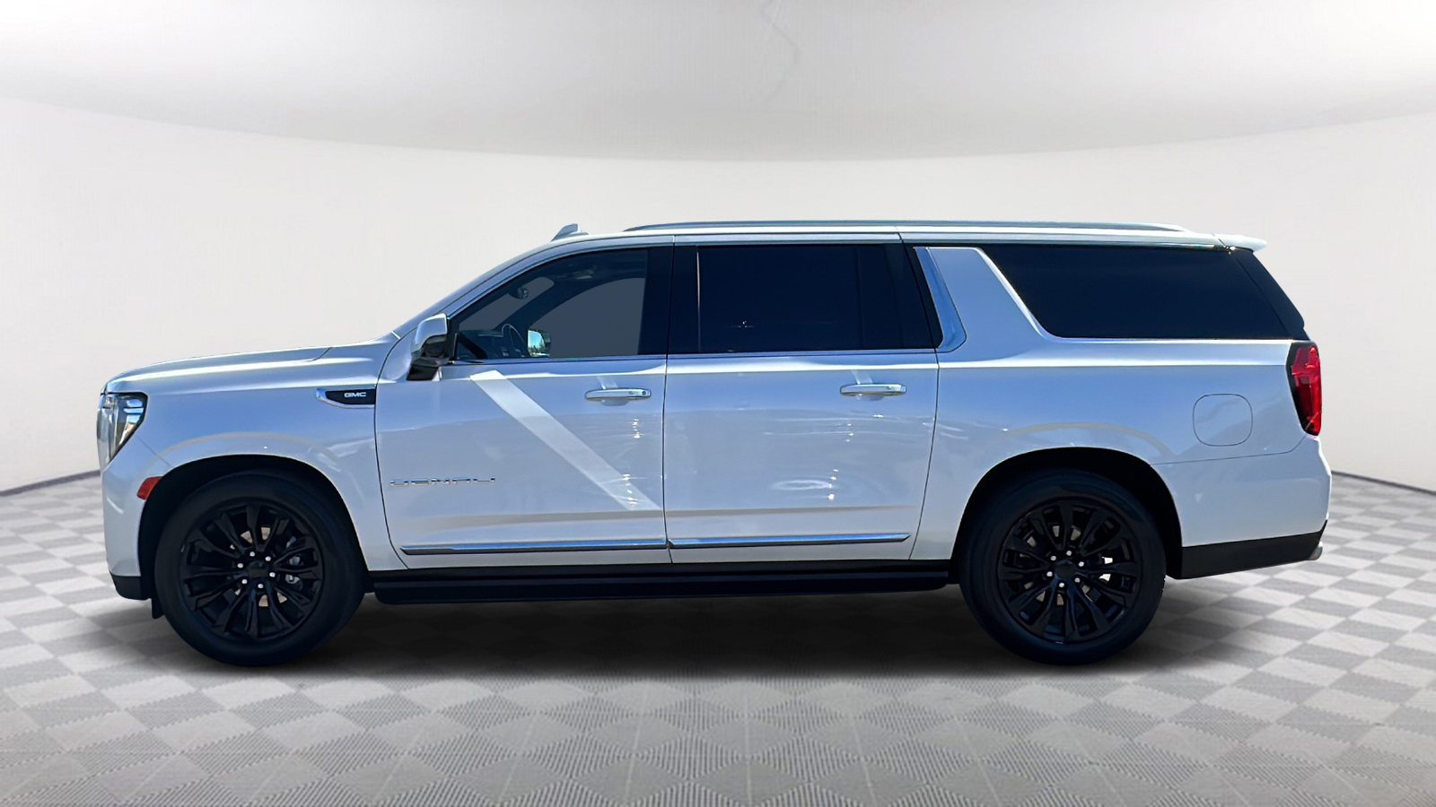 2021 GMC Yukon XL Denali 3