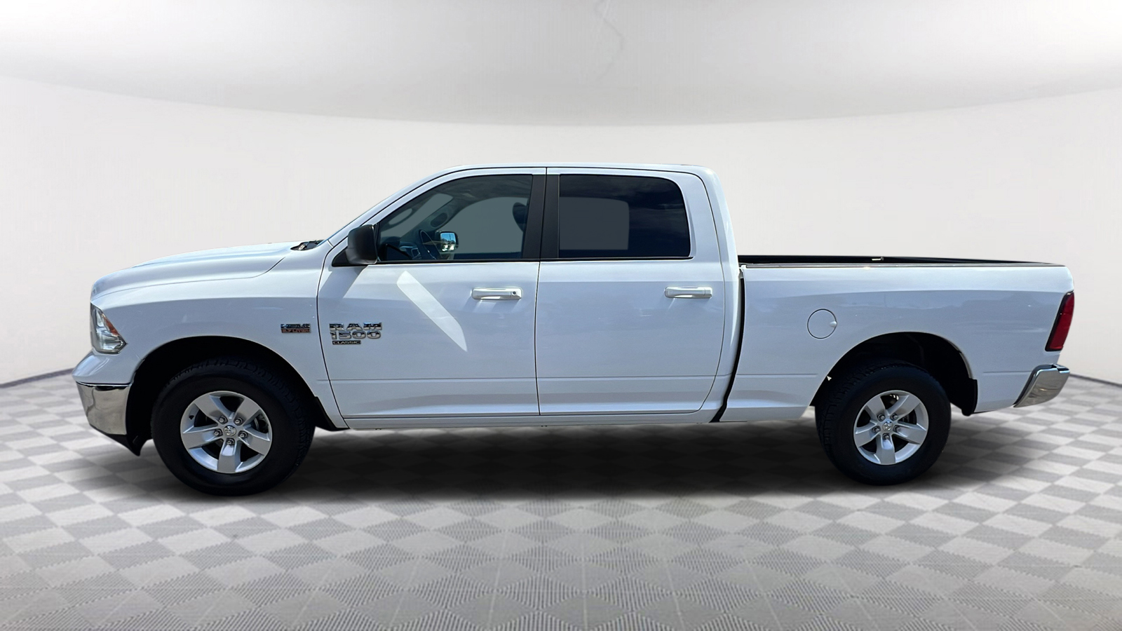 2021 Ram 1500 Classic SLT 4x4 Crew Cab 64 Box 3