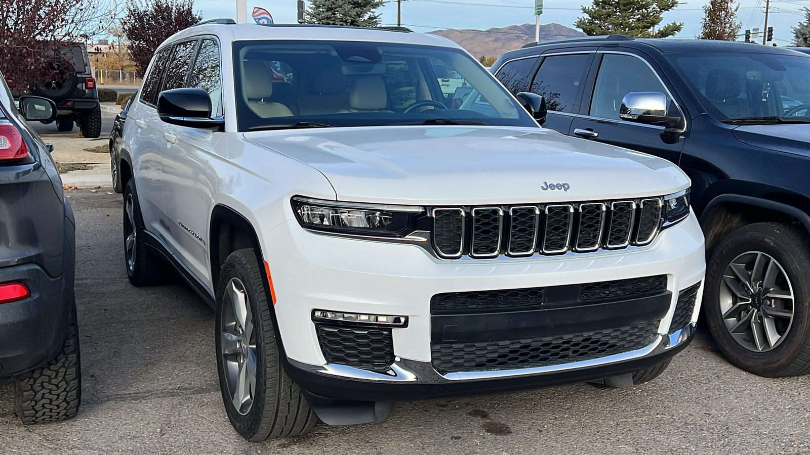 2022 Jeep Grand Cherokee L Limited 3