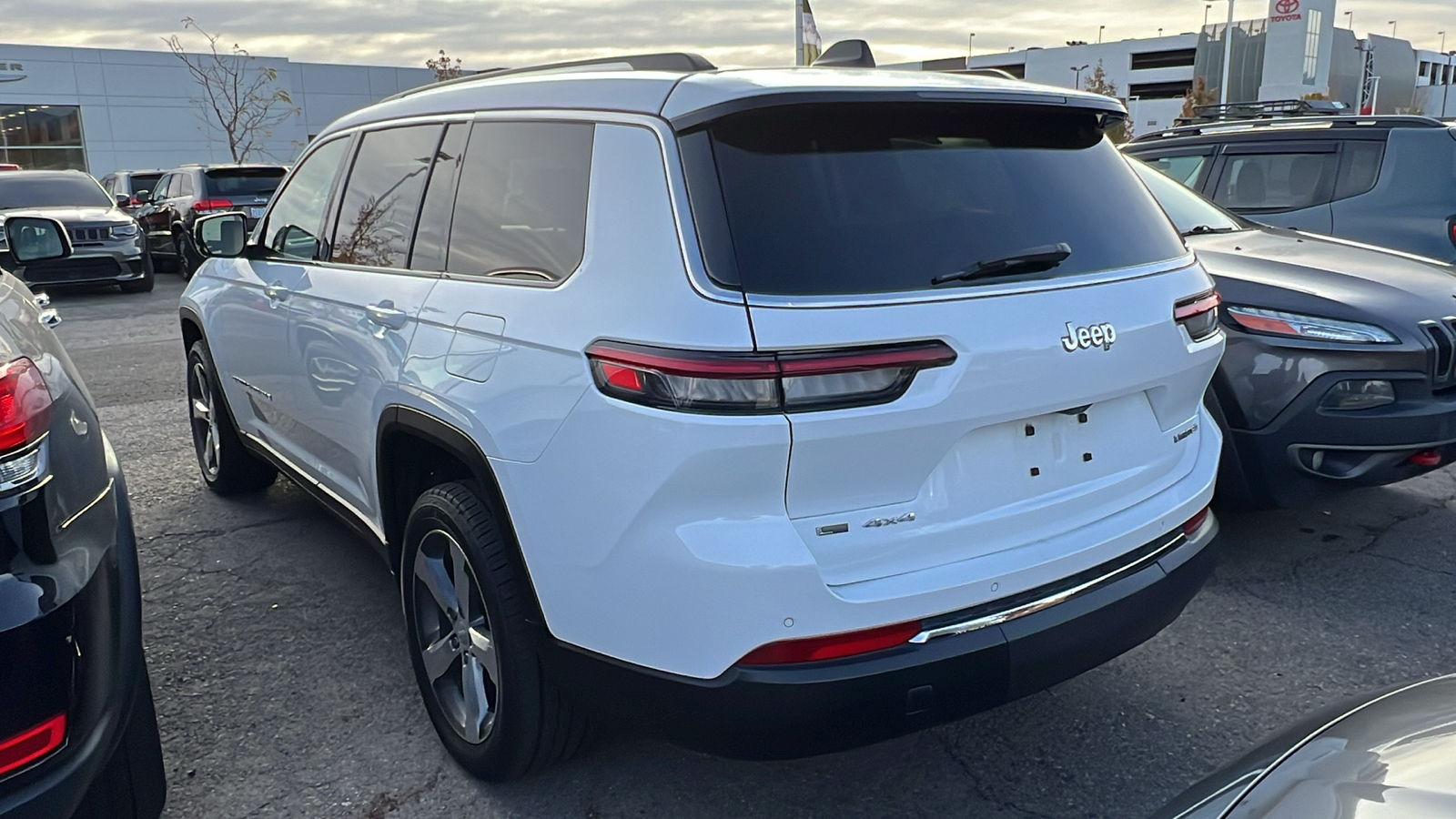 2022 Jeep Grand Cherokee L Limited 8