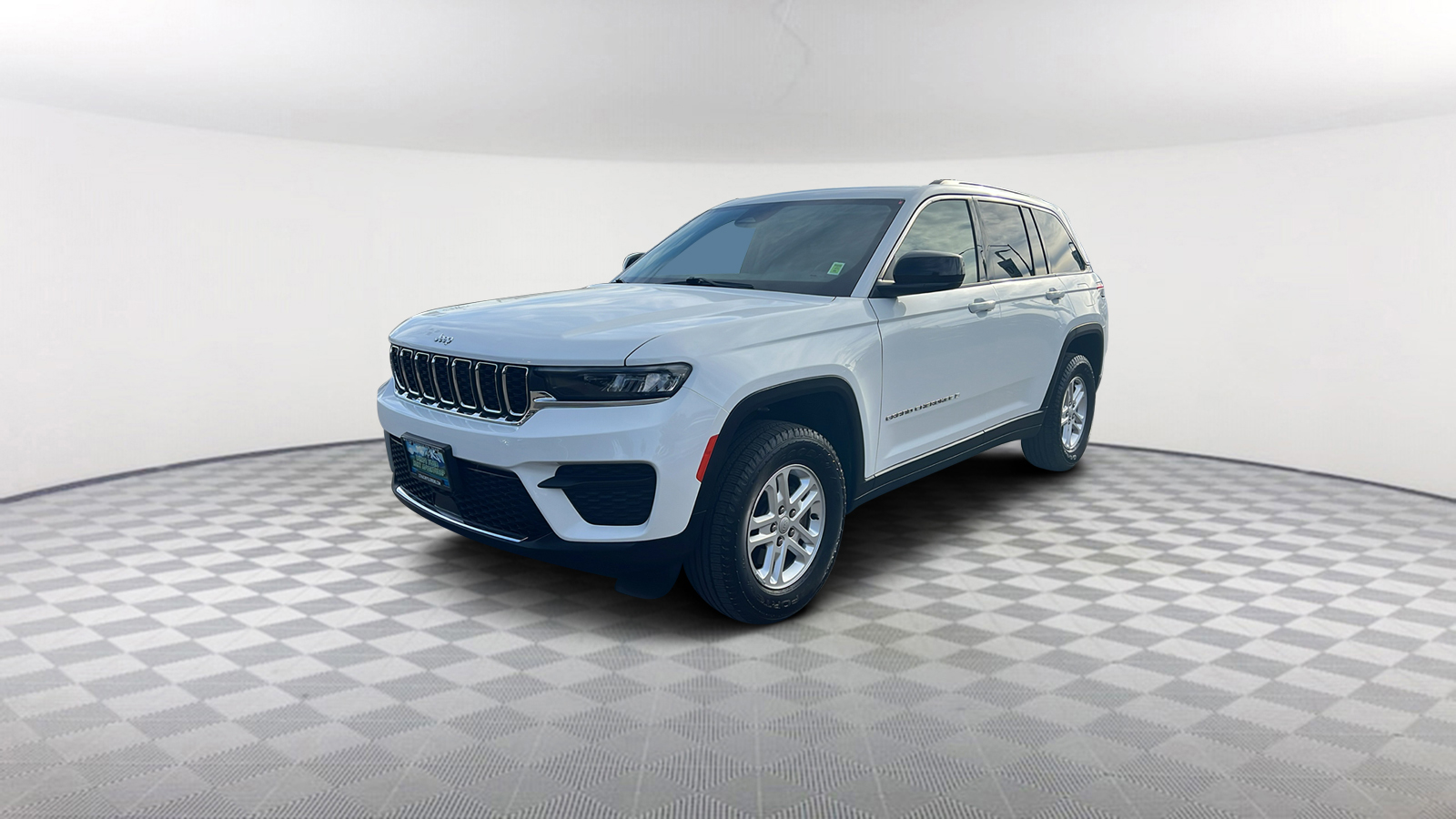 2023 Jeep Grand Cherokee Laredo 1