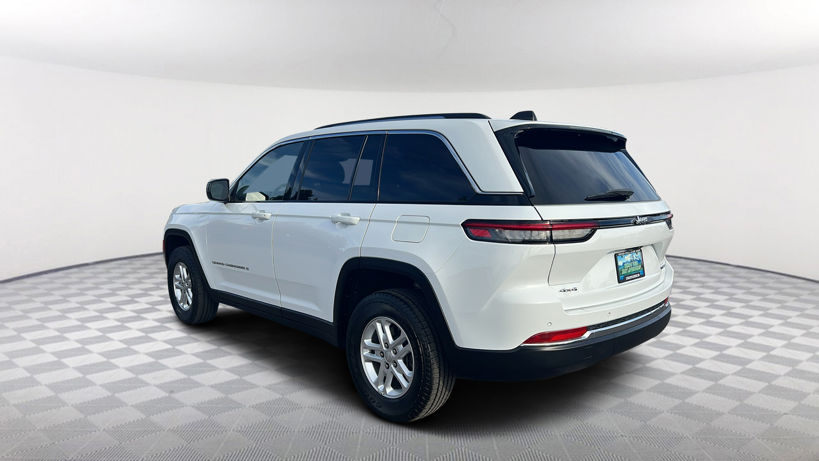 2023 Jeep Grand Cherokee Laredo 4