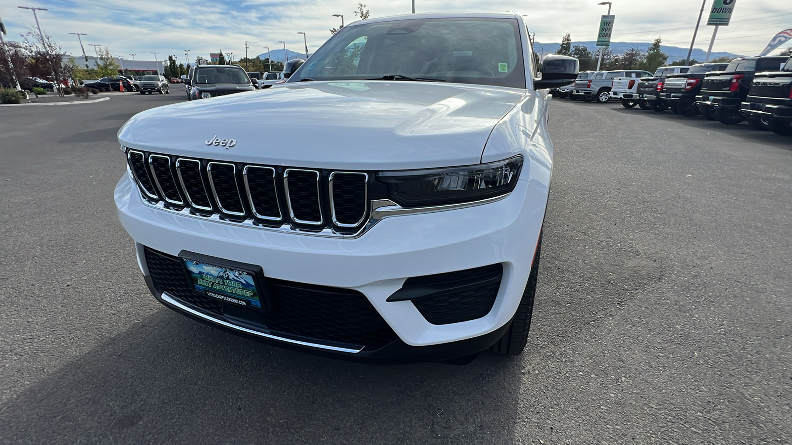 2023 Jeep Grand Cherokee Laredo 22