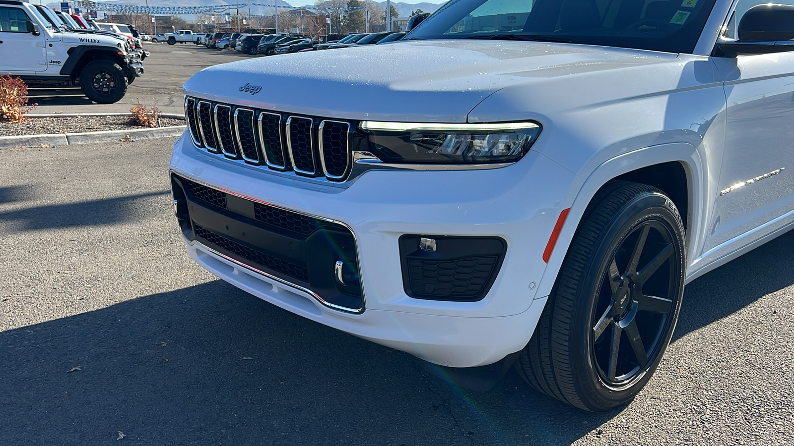 2023 Jeep Grand Cherokee L Overland 22