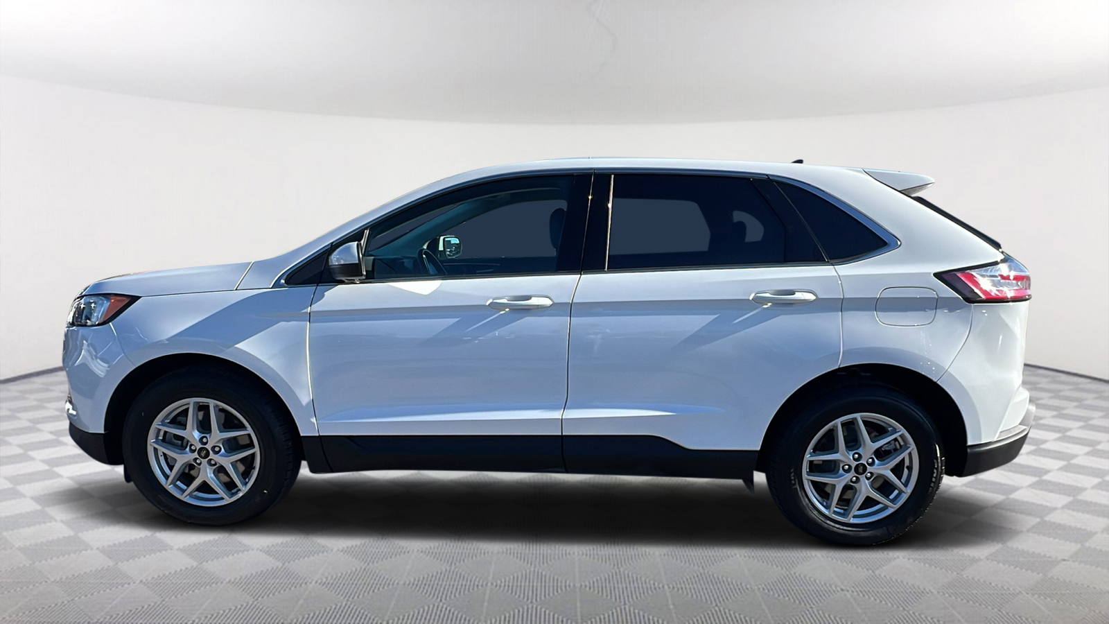 2023 Ford Edge SEL 3