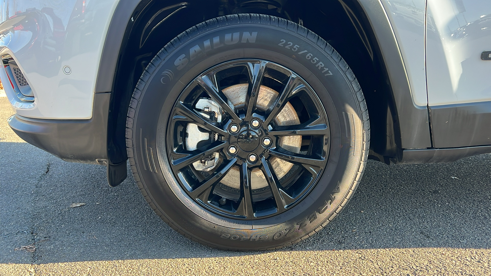 2023 Jeep Cherokee Altitude Lux 8