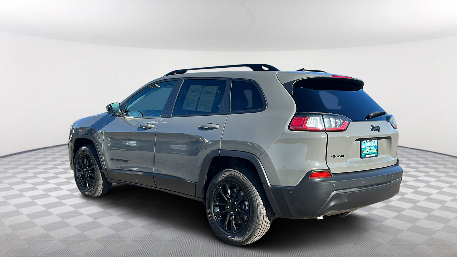 2023 Jeep Cherokee Altitude Lux 4