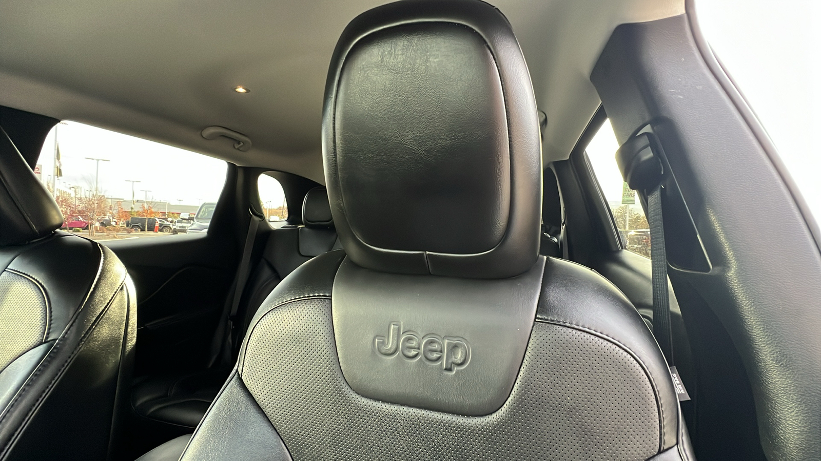 2023 Jeep Cherokee Altitude Lux 27