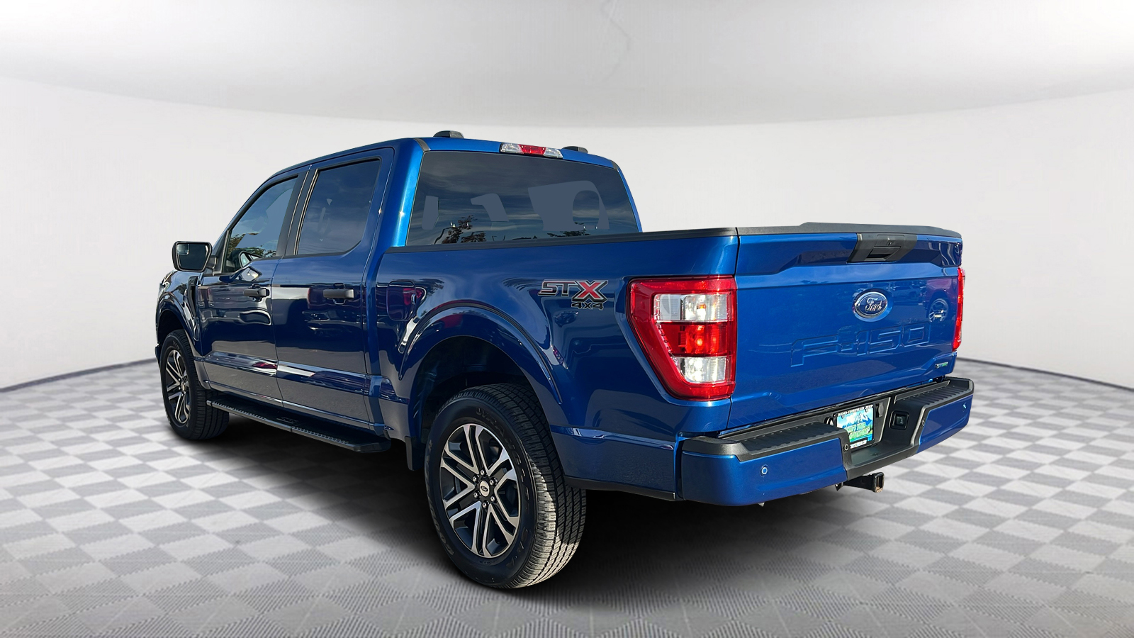 2023 Ford F-150 XL 4WD SuperCrew 5.5 Box 4