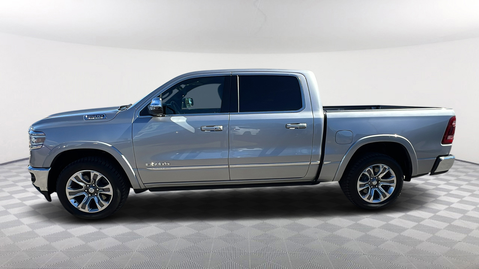 2023 Ram 1500 Limited 4x4 Crew Cab 57 Box 3