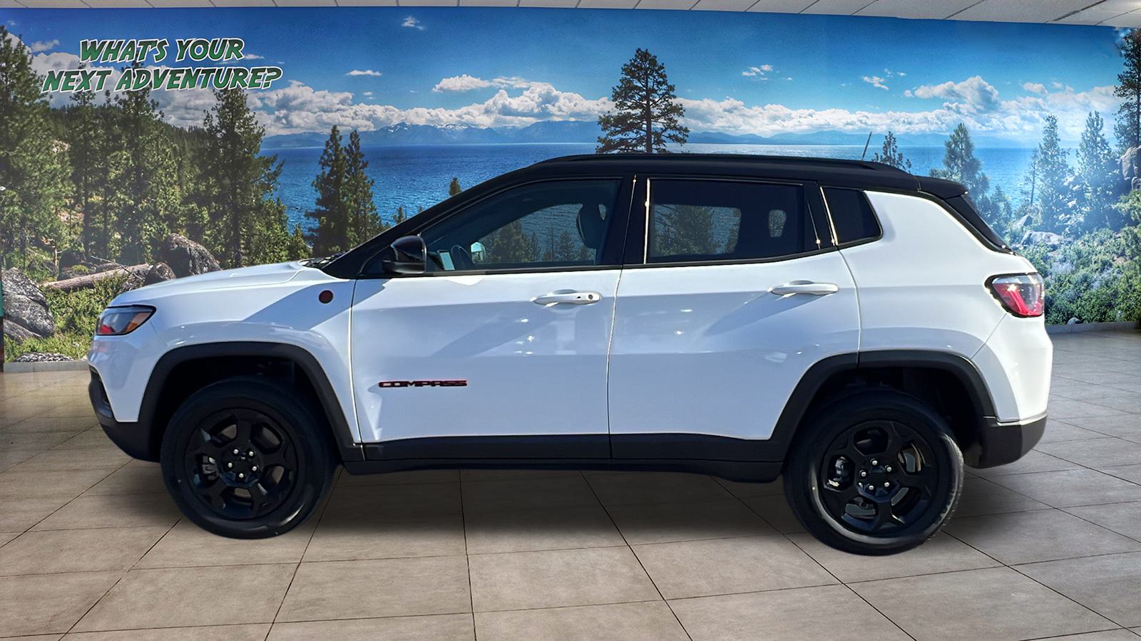 2023 Jeep Compass Trailhawk 3