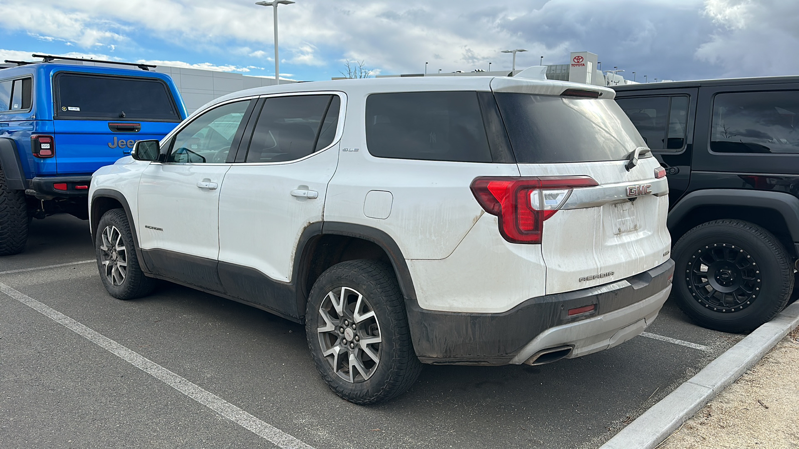 2023 GMC Acadia SLE 3