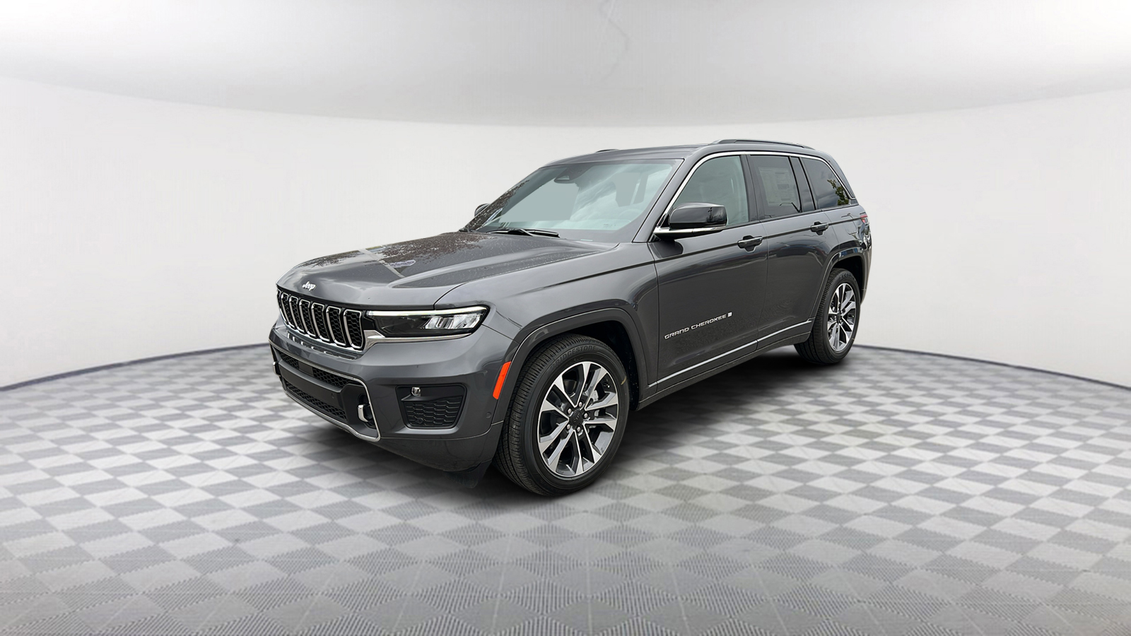 2024 Jeep Grand Cherokee Overland 1