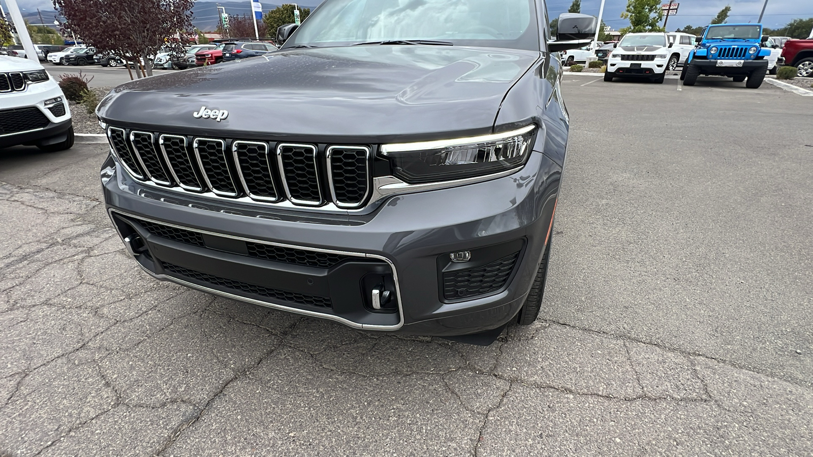 2024 Jeep Grand Cherokee Overland 22