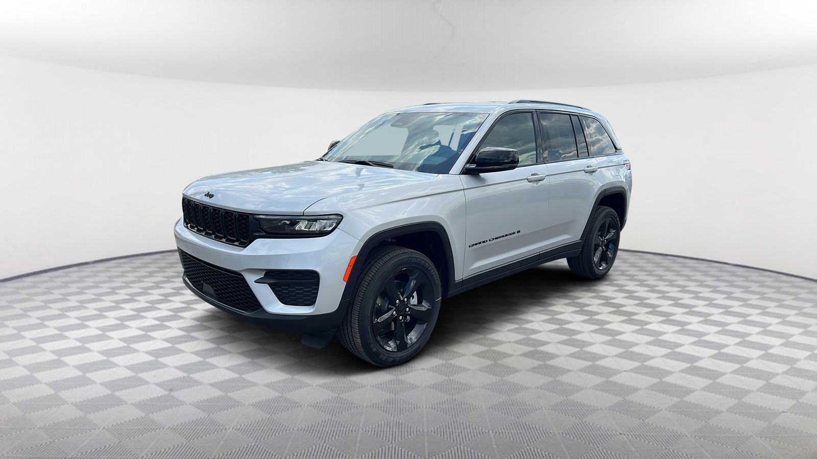 2024 Jeep Grand Cherokee Altitude 1