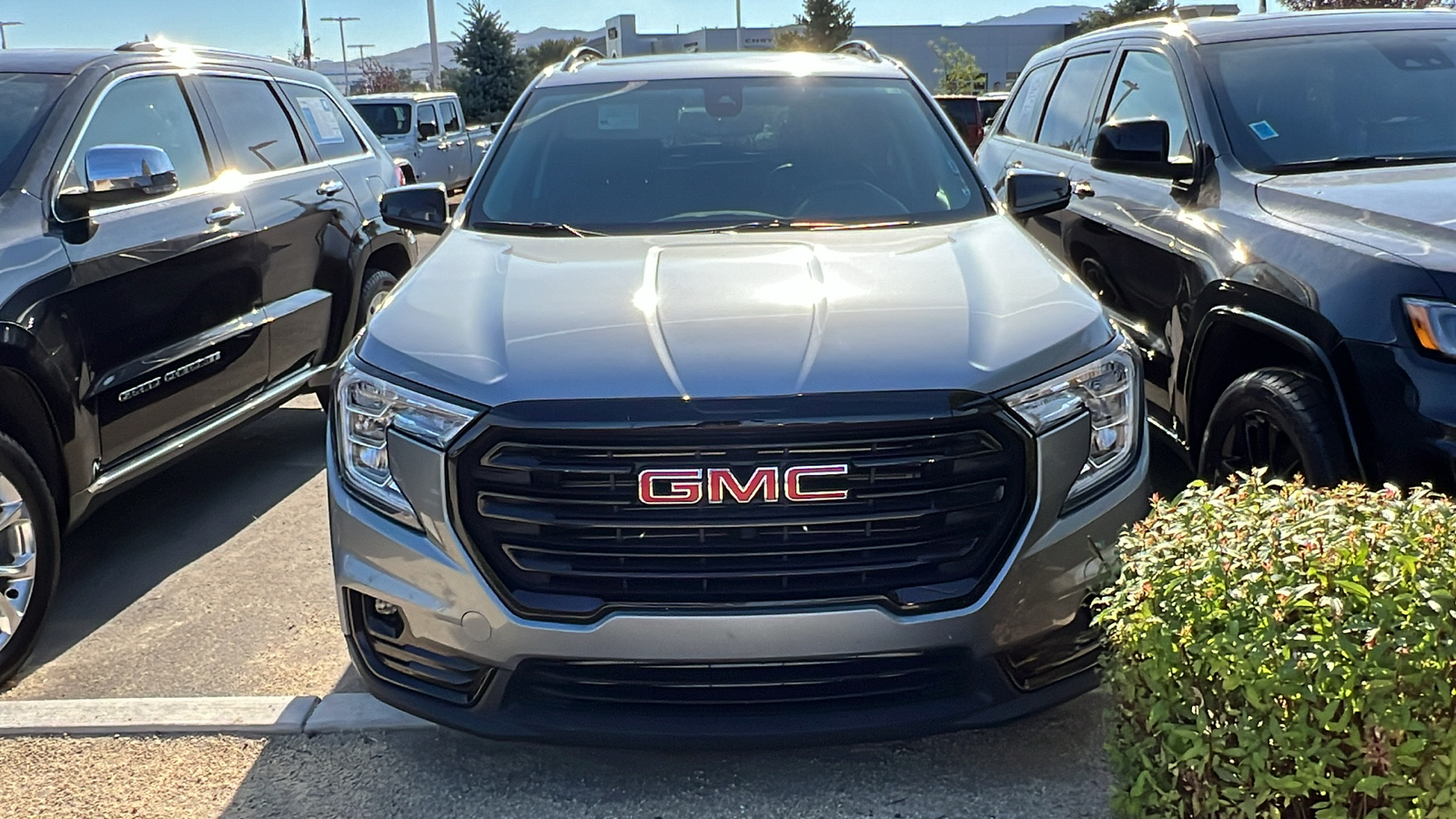 2024 GMC Terrain SLT 2