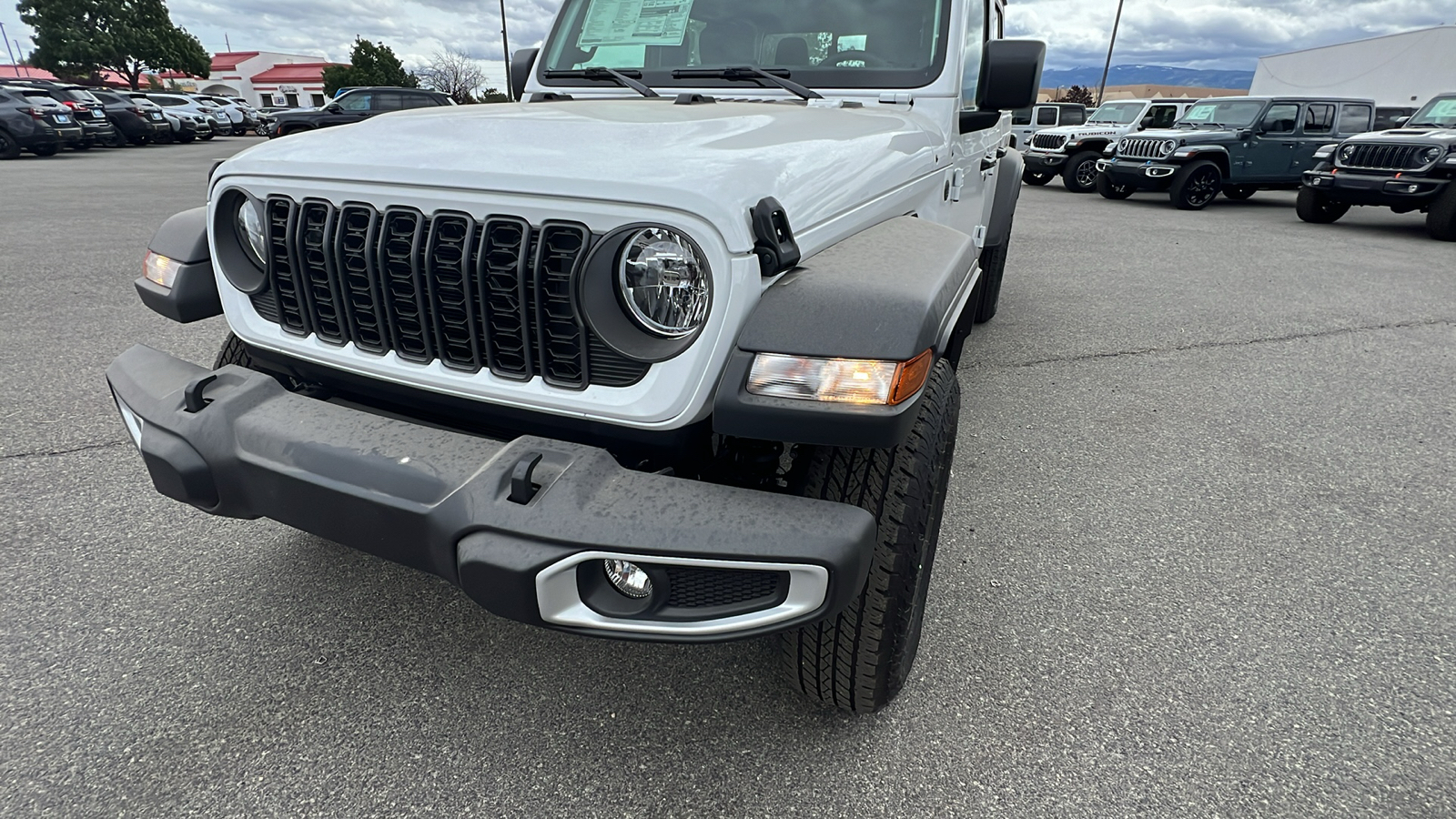 2024 Jeep Gladiator Sport 4x4 23