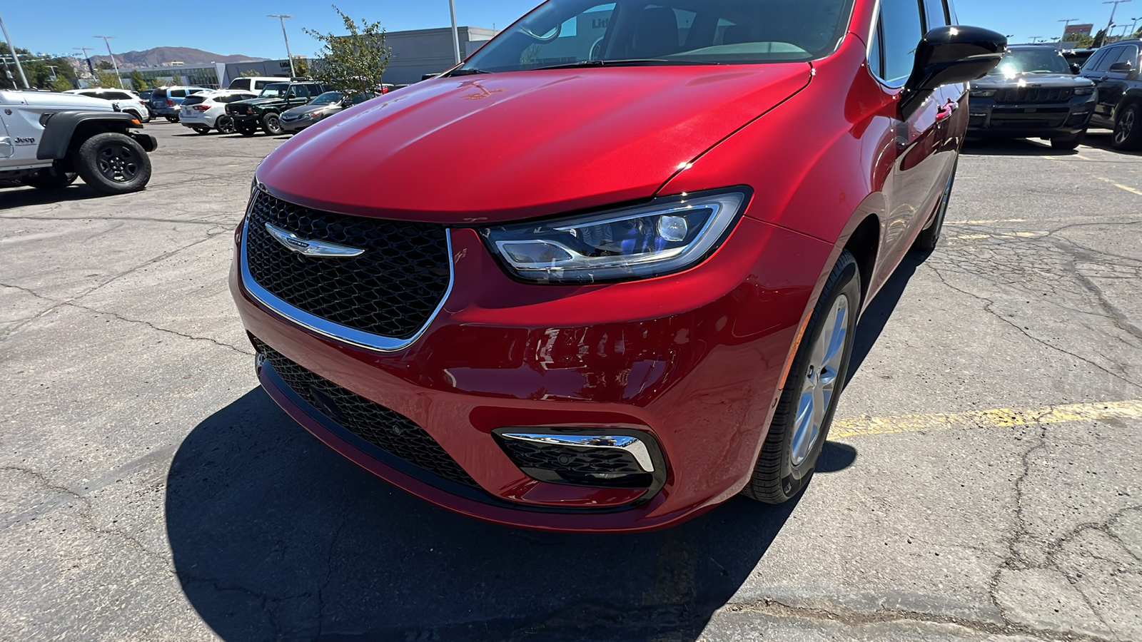 2024 Chrysler Pacifica Touring L 22