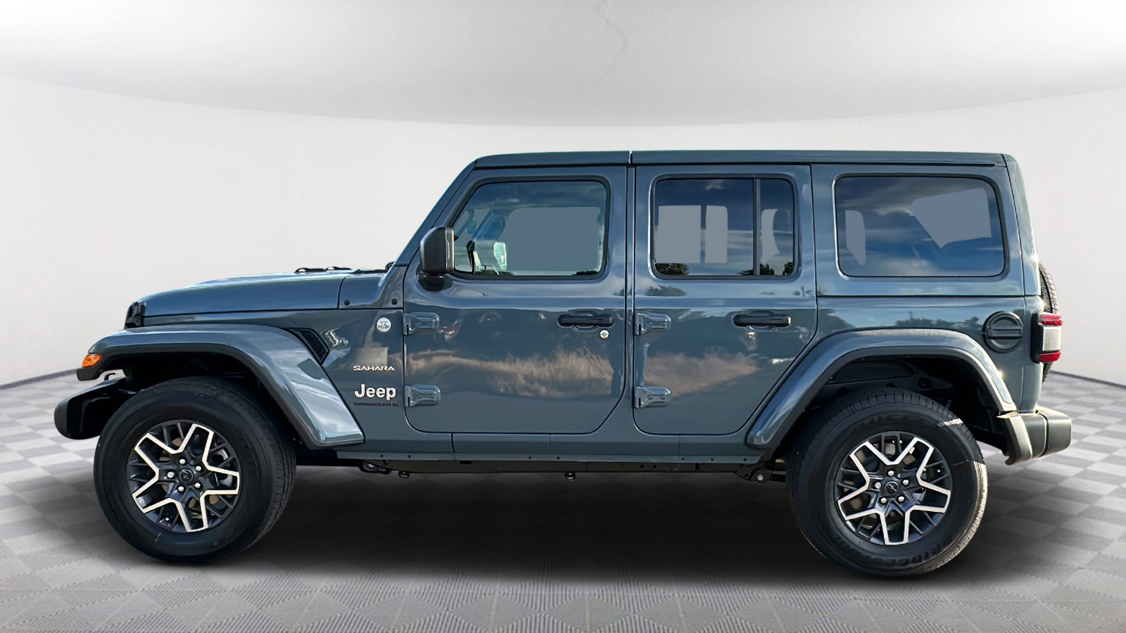 2024 Jeep Wrangler Sahara 3