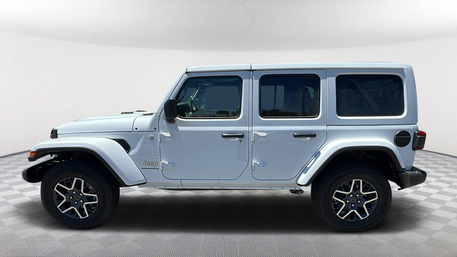 2024 Jeep Wrangler Sahara 3