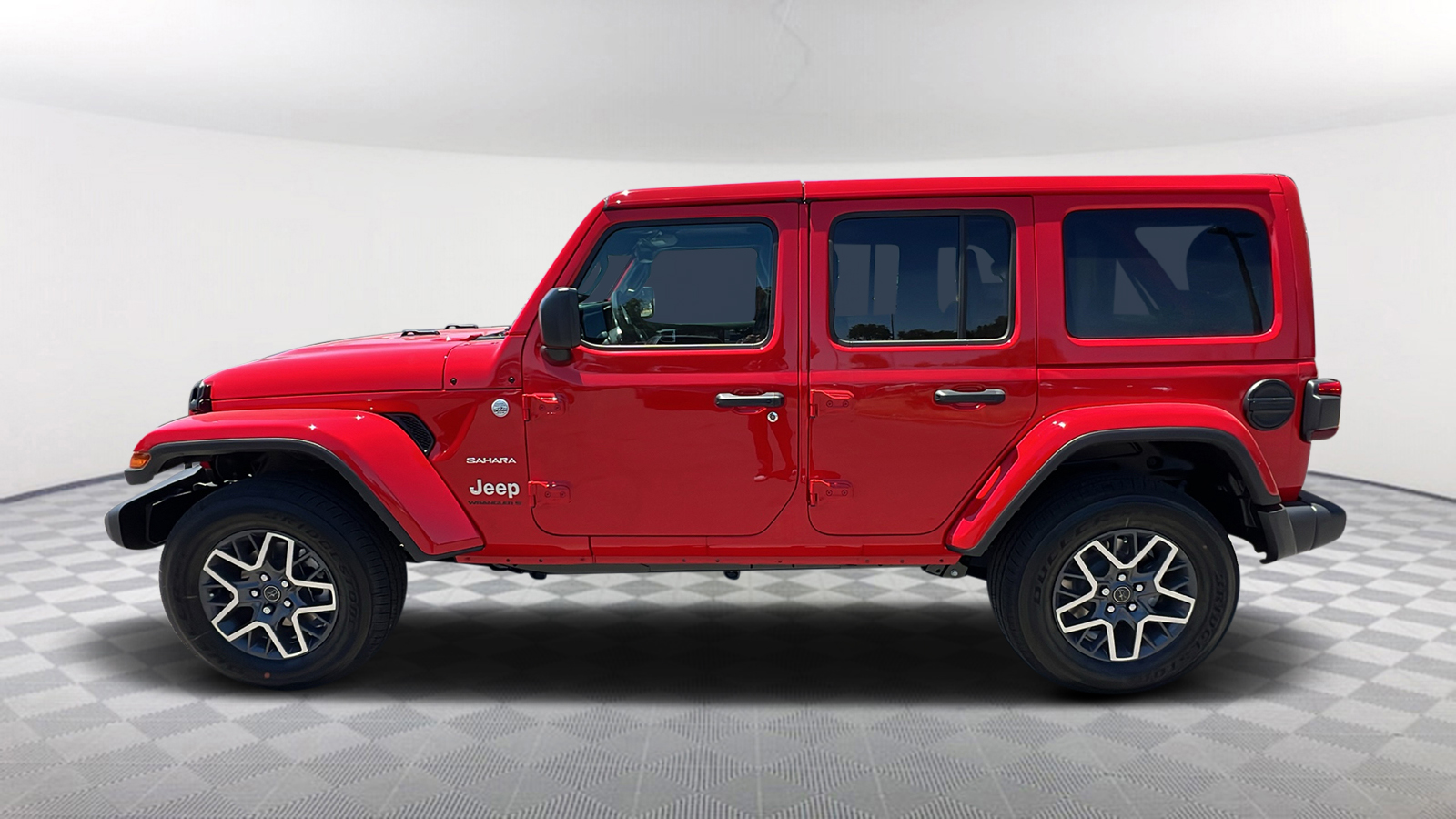 2024 Jeep Wrangler Sahara 3