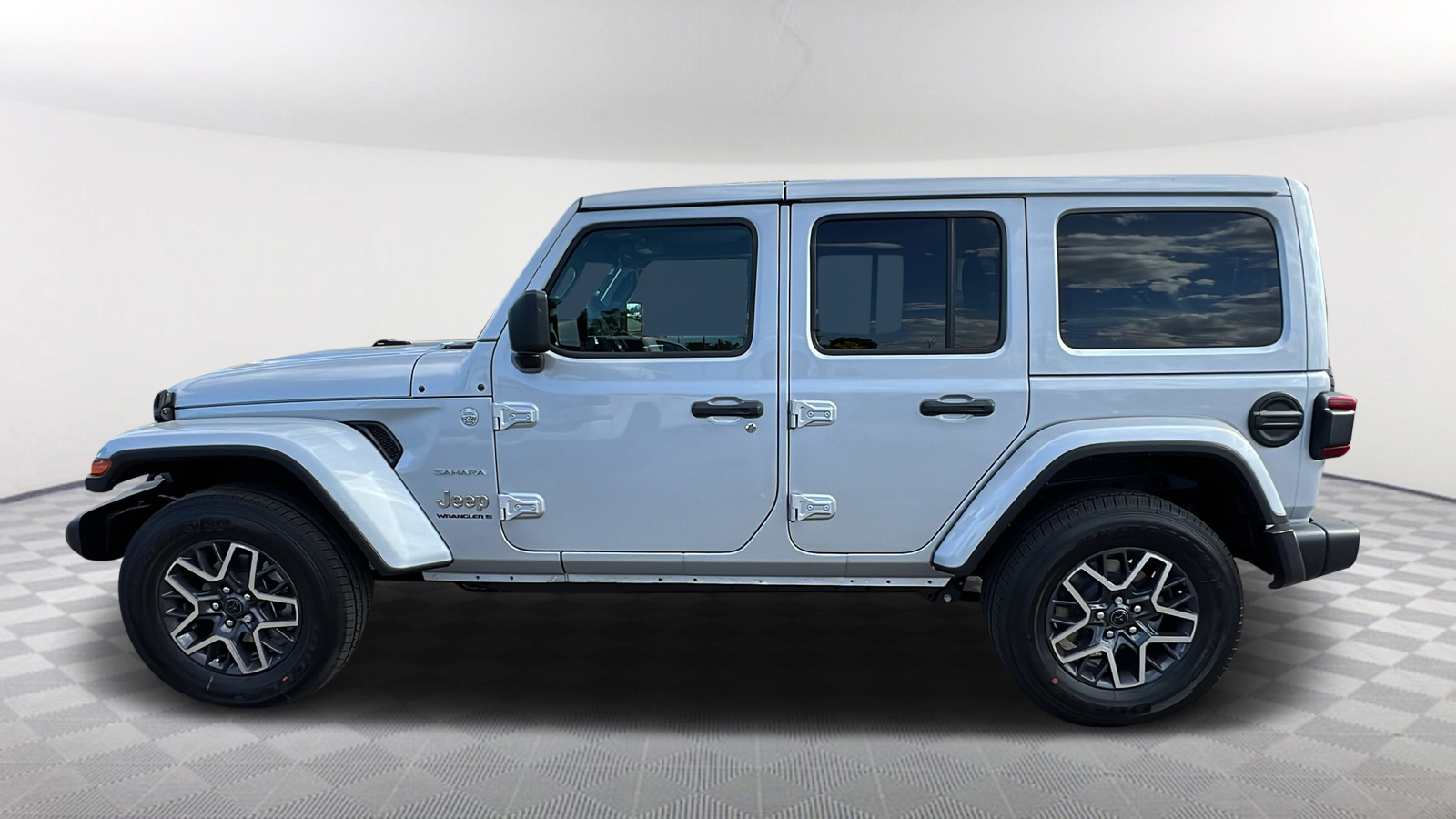 2024 Jeep Wrangler Sahara 3