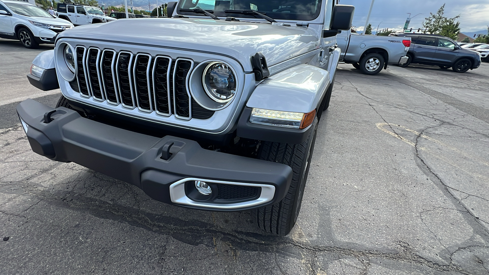 2024 Jeep Wrangler Sahara 22