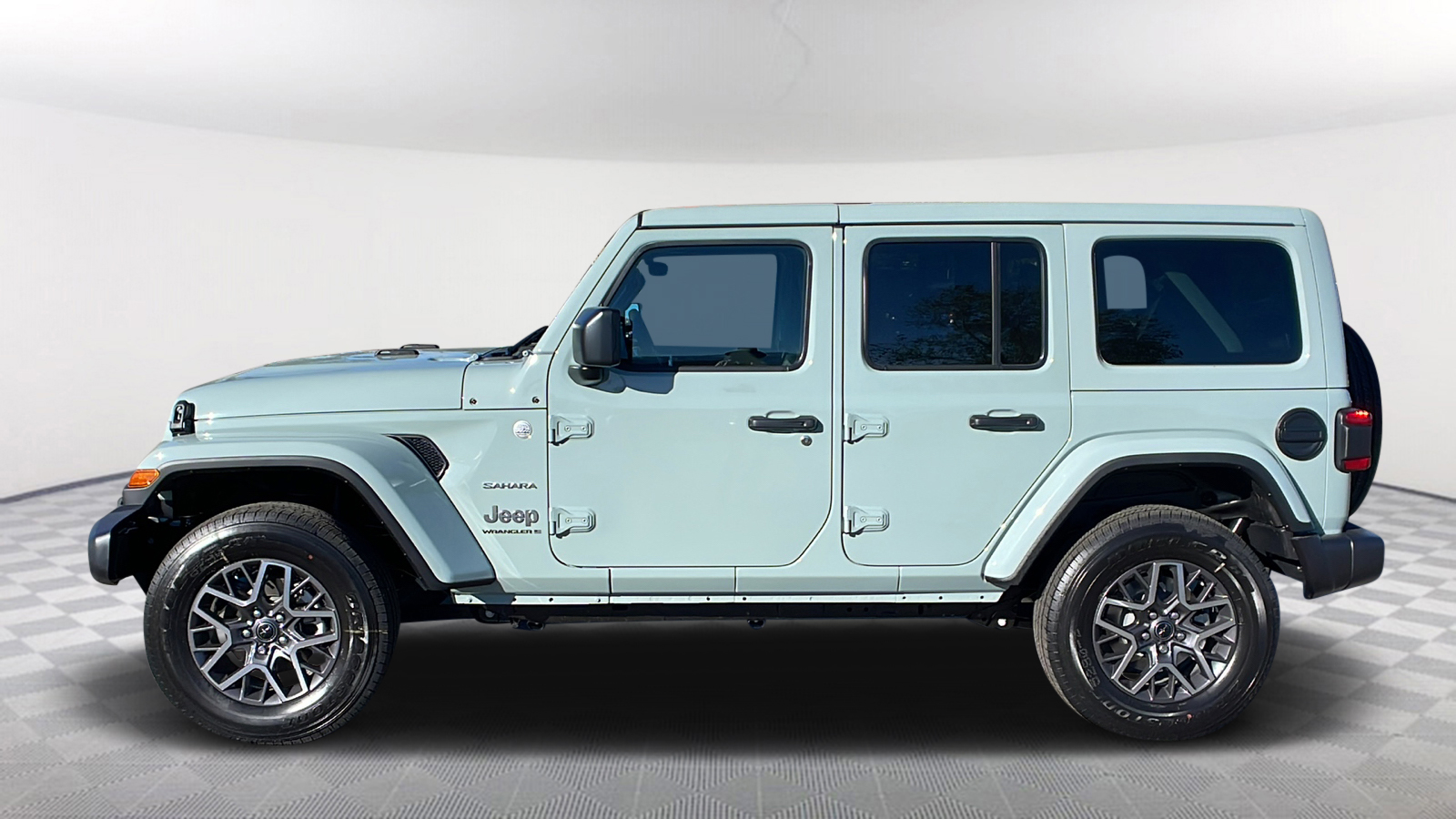 2024 Jeep Wrangler Sahara 3