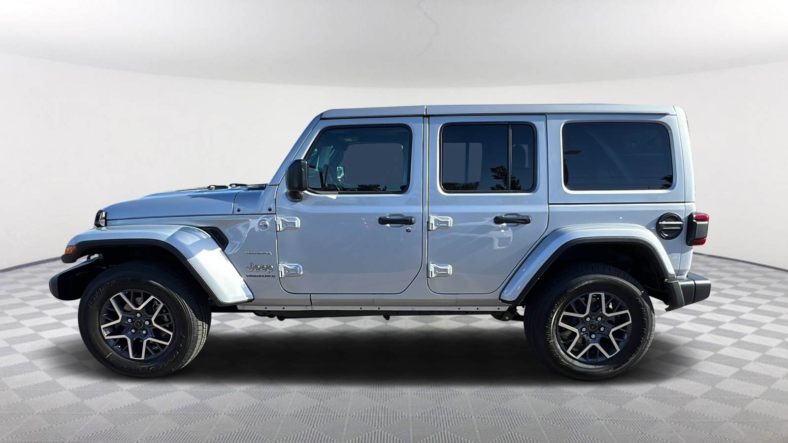 2024 Jeep Wrangler Sahara 3