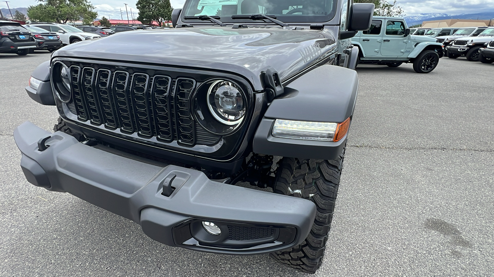 2024 Jeep Wrangler Willys 22