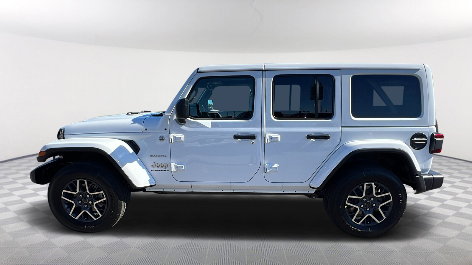 2024 Jeep Wrangler Sahara 3