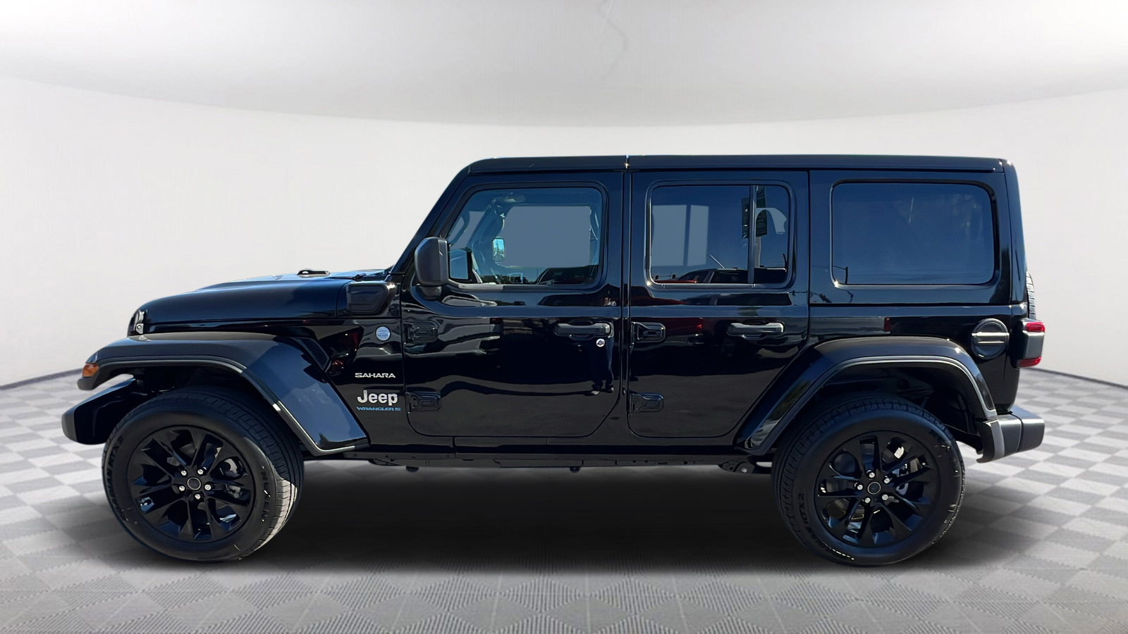 2024 Jeep Wrangler 4xe Sahara 3